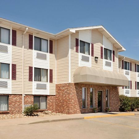 Travelodge By Wyndham Jefferson City Esterno foto