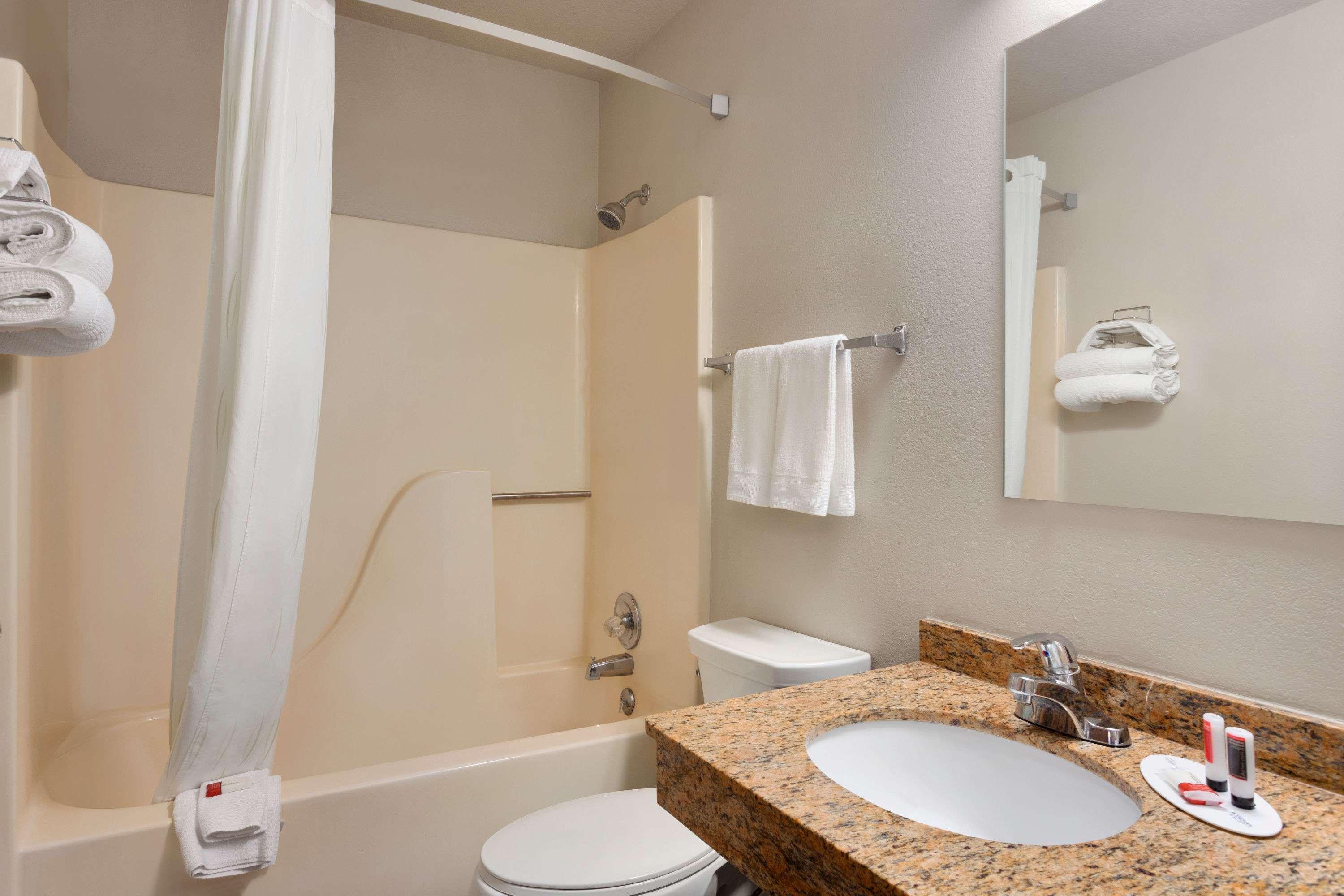 Travelodge By Wyndham Jefferson City Esterno foto