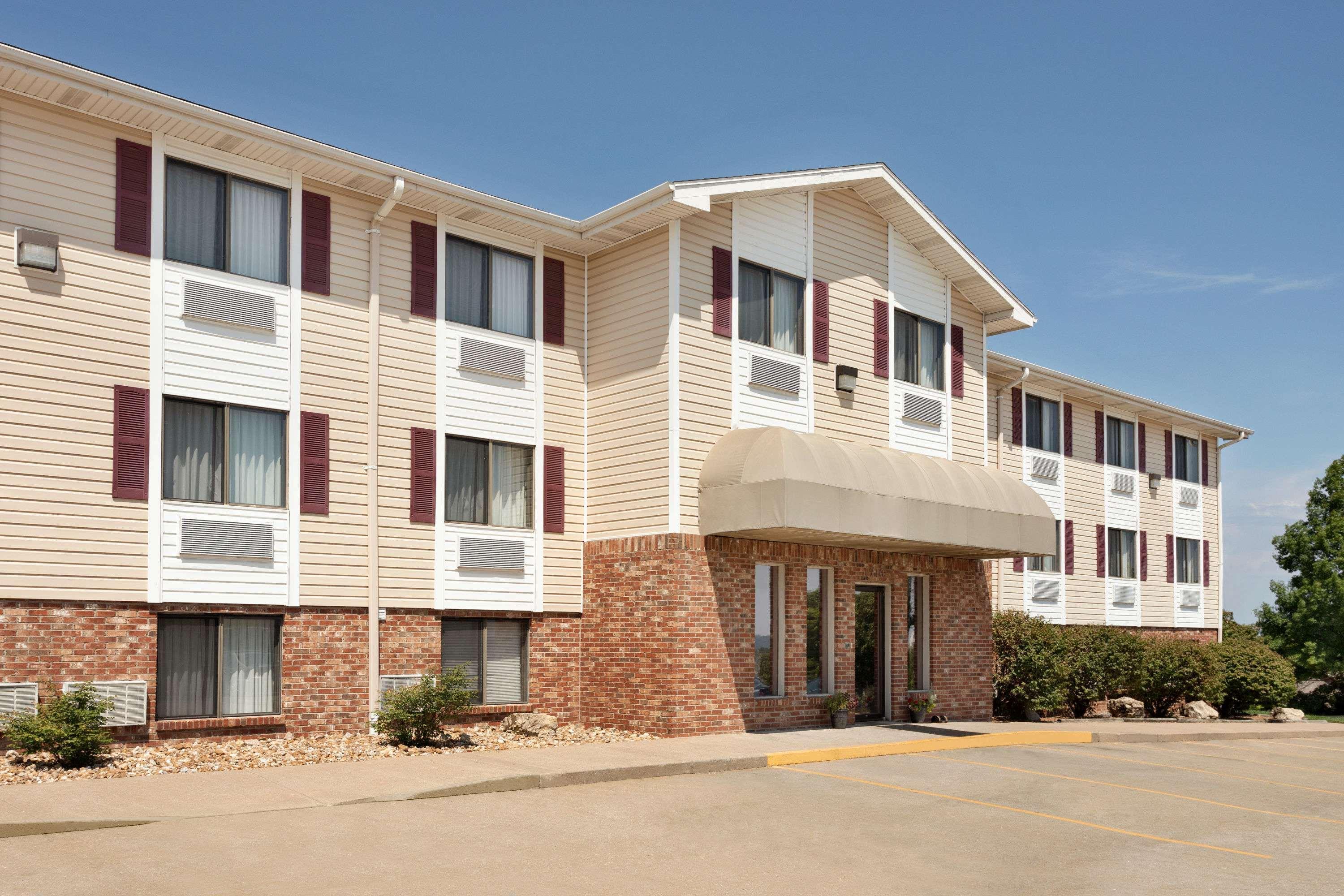 Travelodge By Wyndham Jefferson City Esterno foto