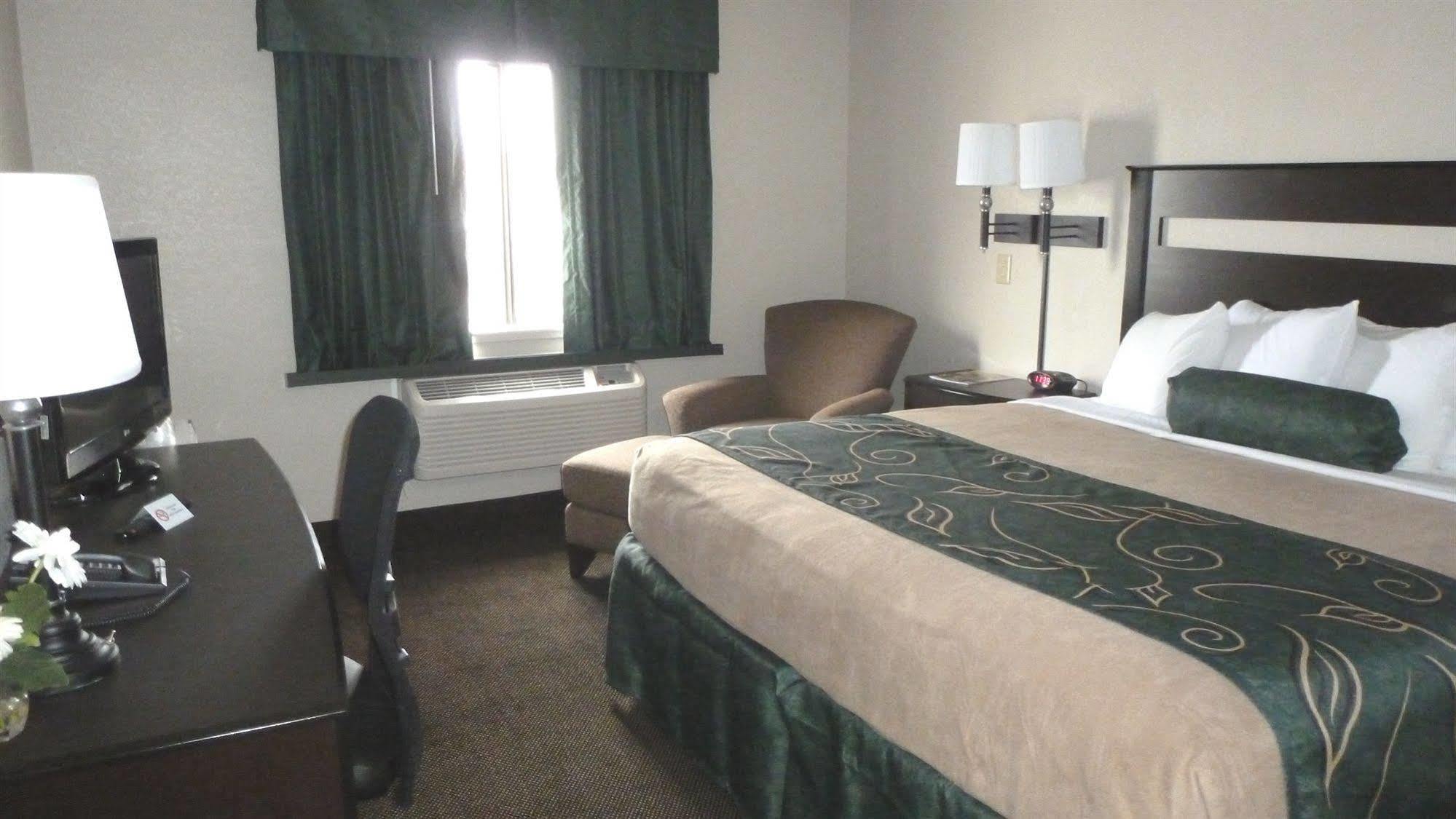Travelodge By Wyndham Jefferson City Esterno foto
