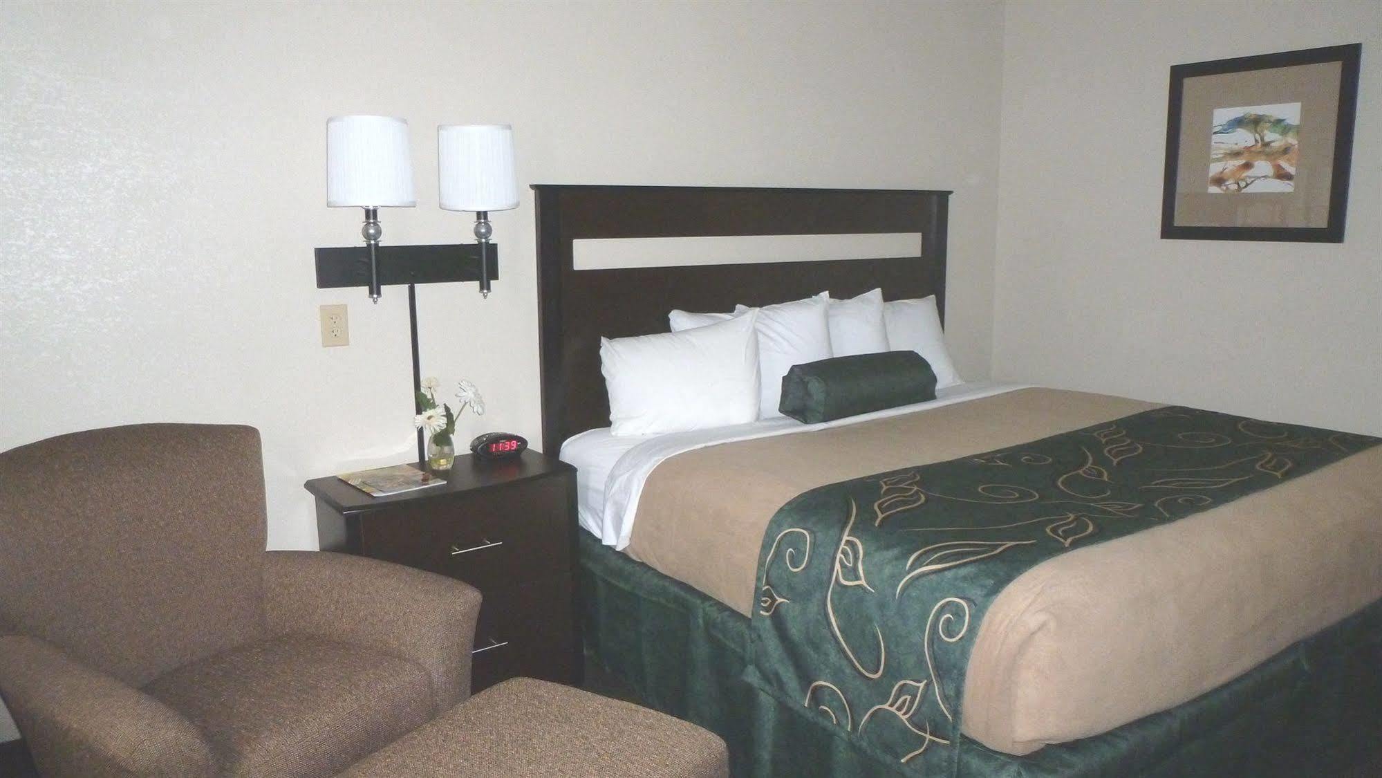 Travelodge By Wyndham Jefferson City Esterno foto
