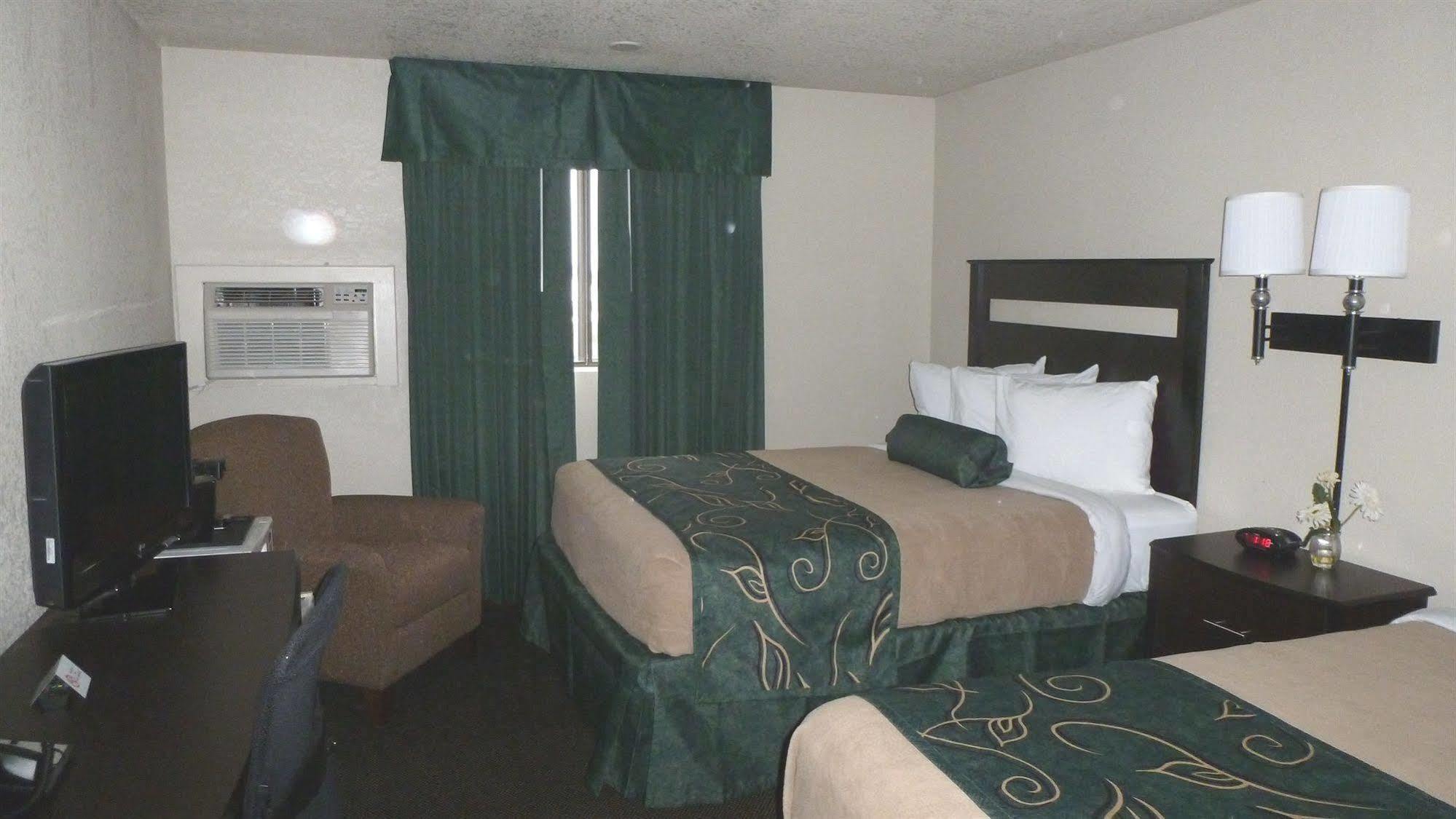 Travelodge By Wyndham Jefferson City Esterno foto